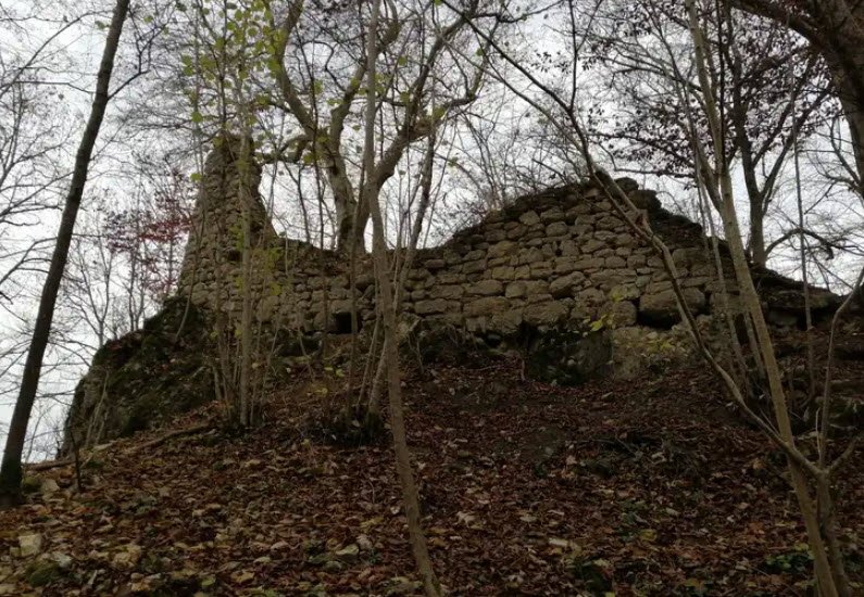 Ruine Monsberg, Germany